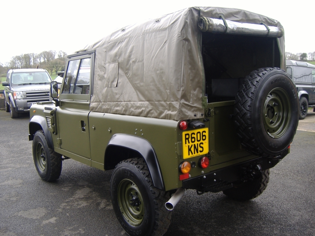 Land Rover Defender 90 Suv #8