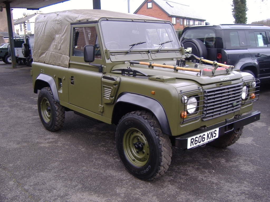 Land Rover Defender 90 Suv Green