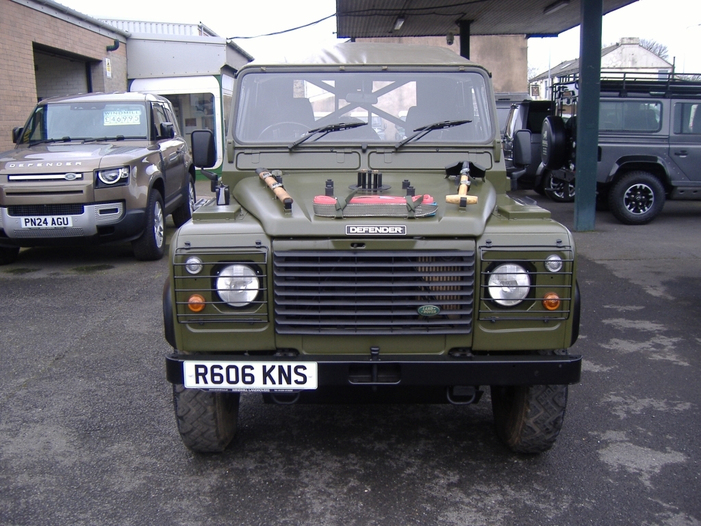 Land Rover Defender 90 Suv R606KNS Green #2