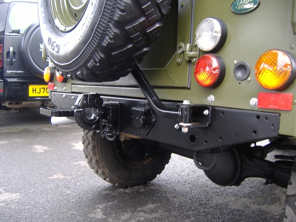Land Rover Defender 90 Suv #13