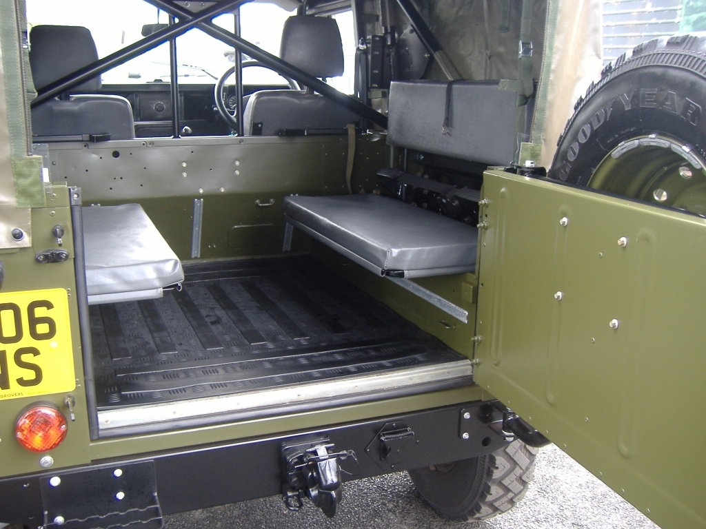 Land Rover Defender 90 Suv #9