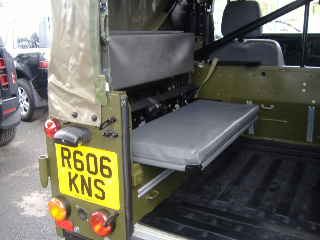 Land Rover Defender 90 Suv #11