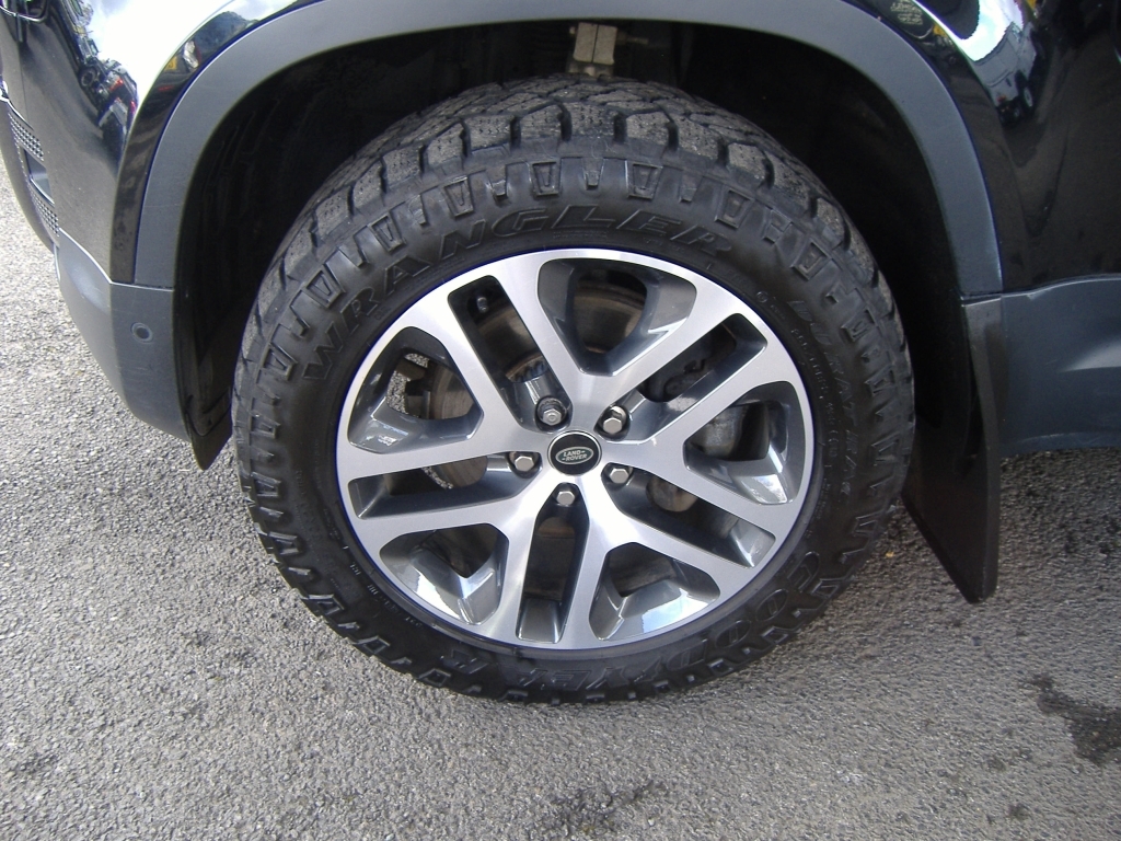 Land Rover Defender 110 D250 Se Defender D250 3.0 Se Mhev MT21UYJ Black #4