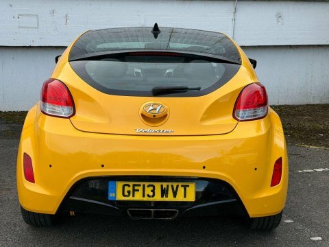 Hyundai Veloster Coupe White #8
