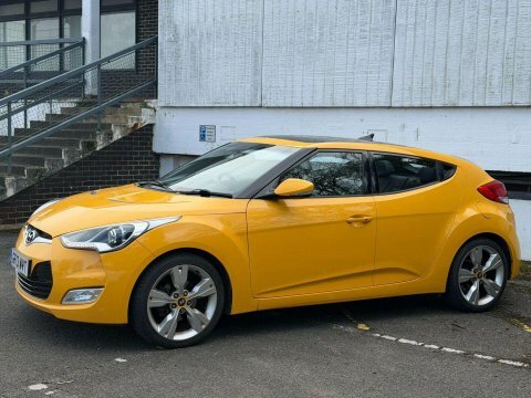 Hyundai Veloster Coupe White #2