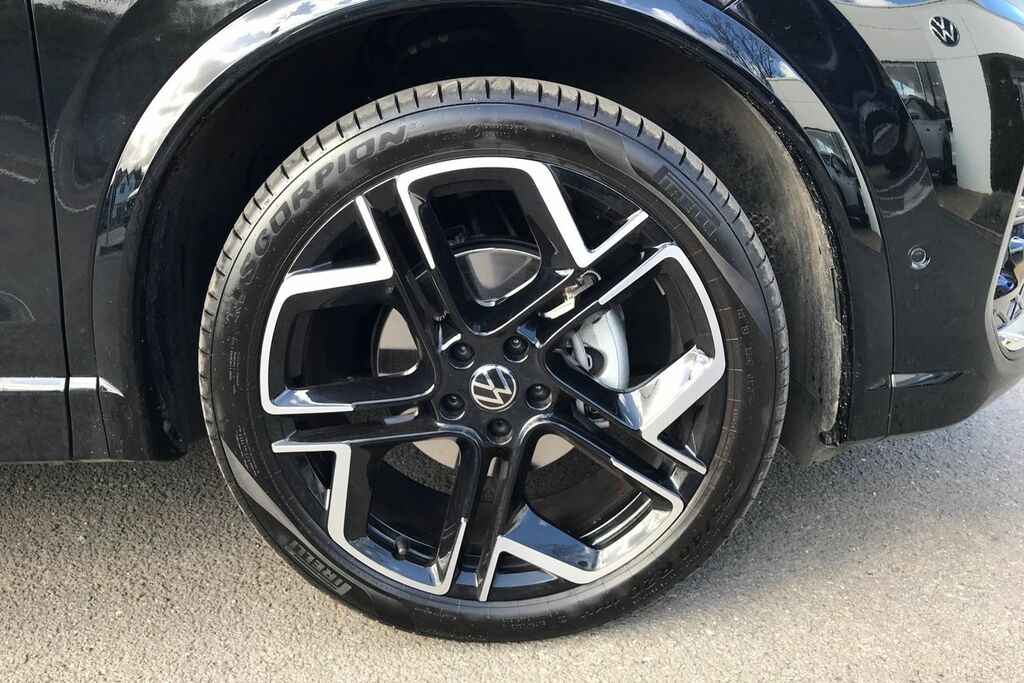 Volkswagen Tiguan 1.5 Etsi 150 R-line Dsg RF75DYX Black #5