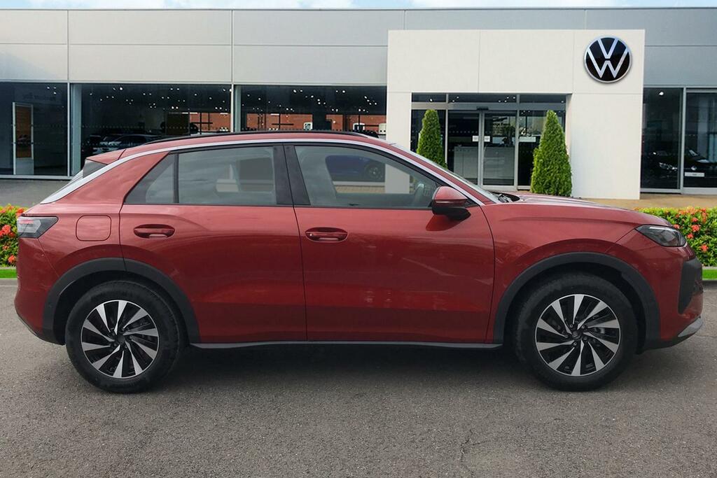 Volkswagen T-Roc New T-roc Life 1.5 Etsi 150 Ps 7-Speed Dsg Red #4