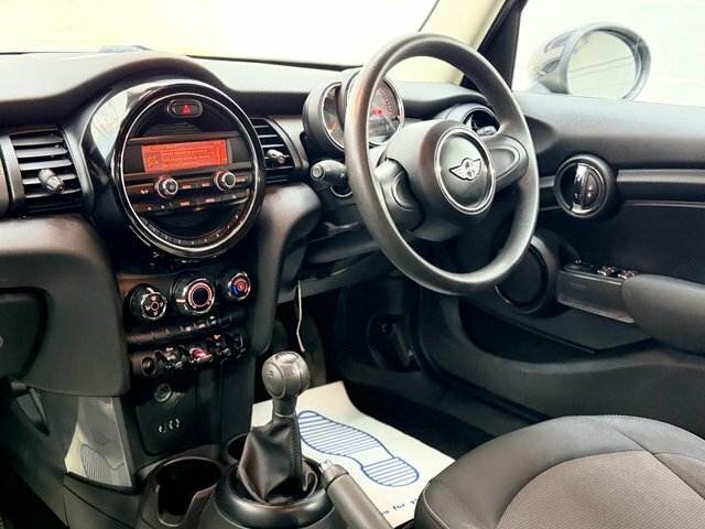 Mini Hatch 1.5 Cooper Euro 6 Ss GY66XTZ Green #2