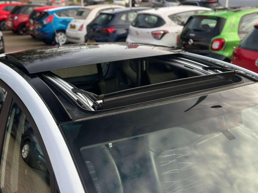 Kia Venga 1.6 4 Isg White #4