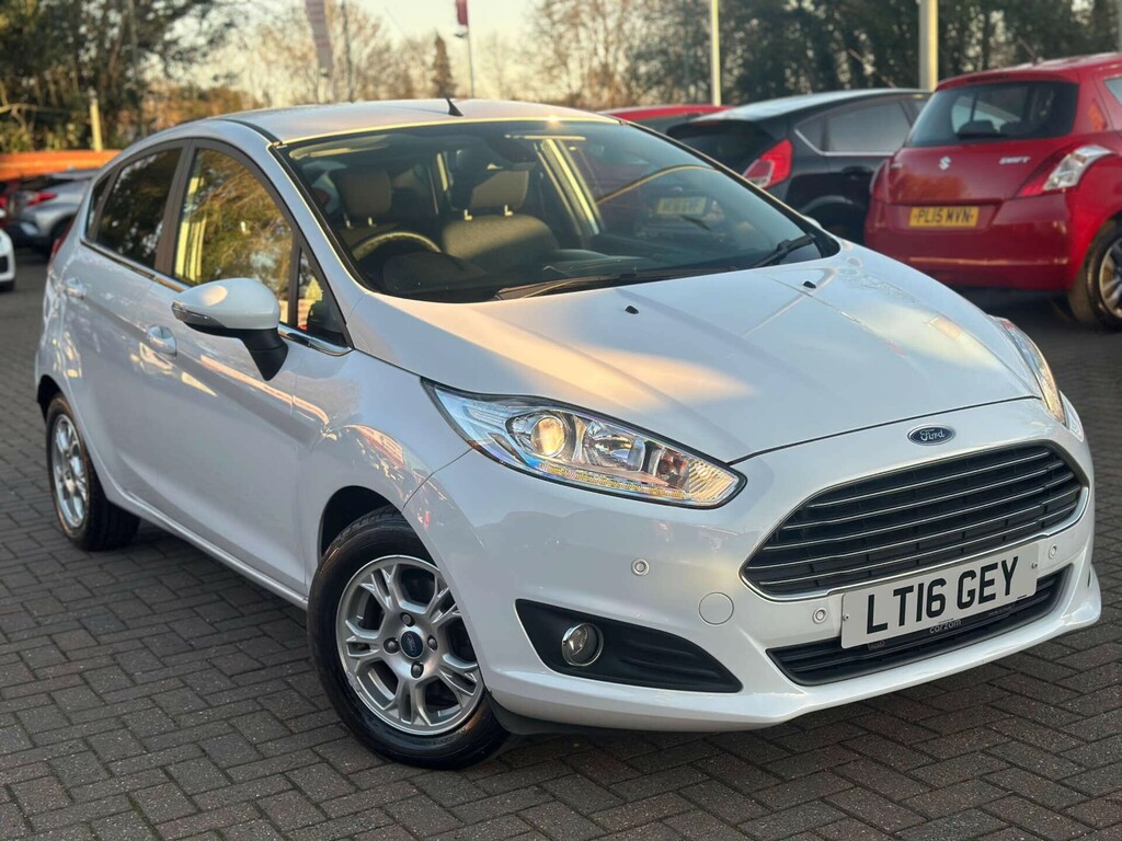 Ford Fiesta 1.5 Titanium Econetic Tdci LT16GEY White