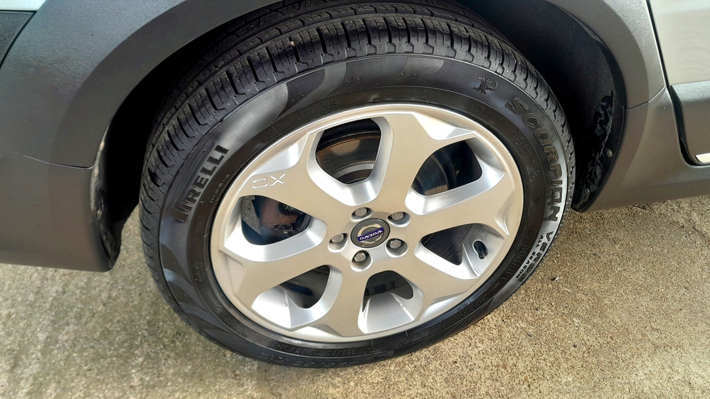 Volvo XC70 Vehicle Details Price - 7995 Make Volvo Model X Silver