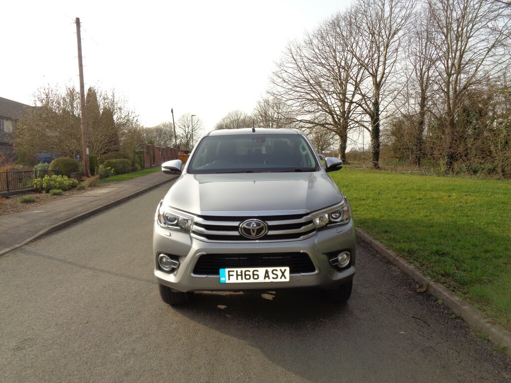 Toyota HILUX 2.4 D-4d Invincible X Silver