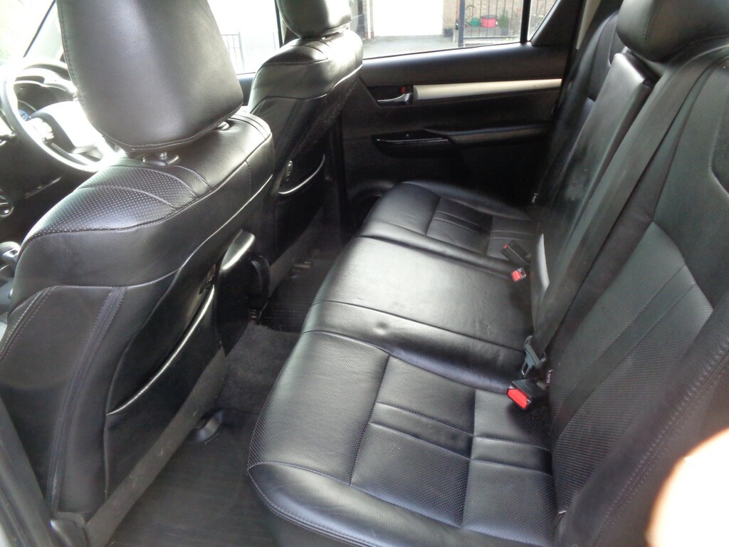 Toyota HILUX 2.4 D-4d Invincible X Silver #6