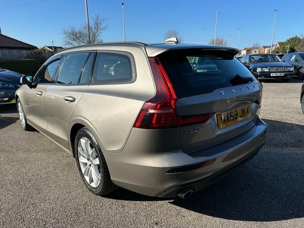 Volvo V60 2018 2.0 D4 Momentum Estate Euro 6 WA68JKV Grey #5