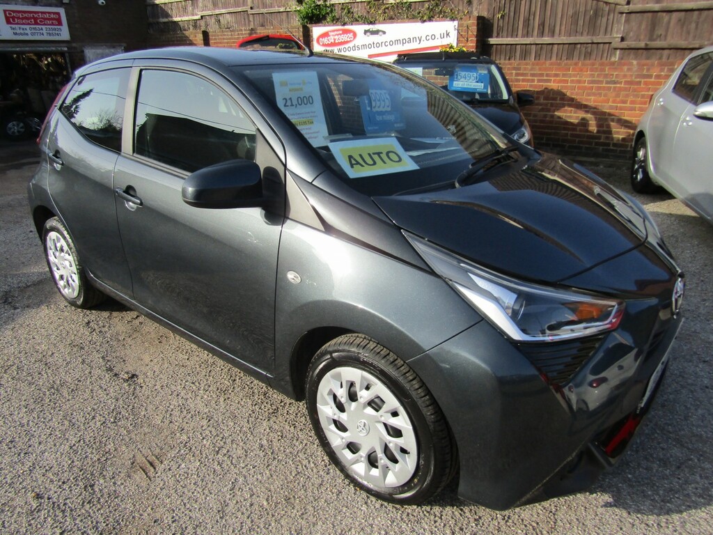 Toyota Aygo 1.0 Vvt-i X-play 2 Lady Owners Only 21 000 Fsh 7 Grey