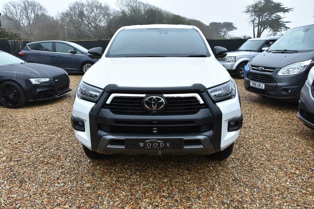 Toyota HILUX 2.8 D-4d-h Invincible X 4Wd Euro 6 White #2