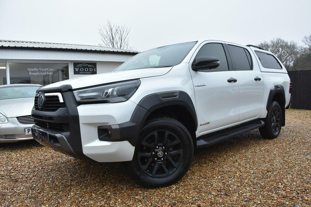 Toyota HILUX 2.8 D-4d-h Invincible X 4Wd Euro 6 White