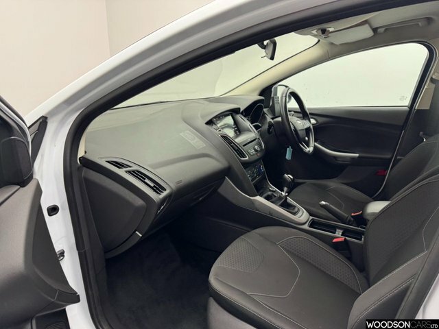 Ford Focus 2017 1.5 Tdci Zetec Edition Estate Manu YT67HBC White #3