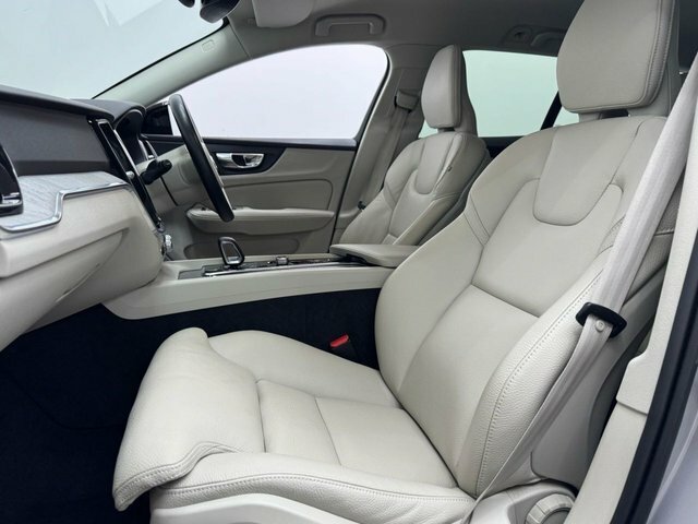 Volvo V60 2023 2.0 B4 Mhev Plus Estate Hybrid Dct WD72RHZ Silver #3
