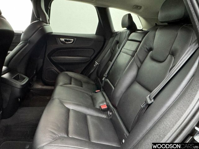Volvo XC60 2018 2.0 T5 Momentum Suv Awd Euro YJ68XYC Black #5