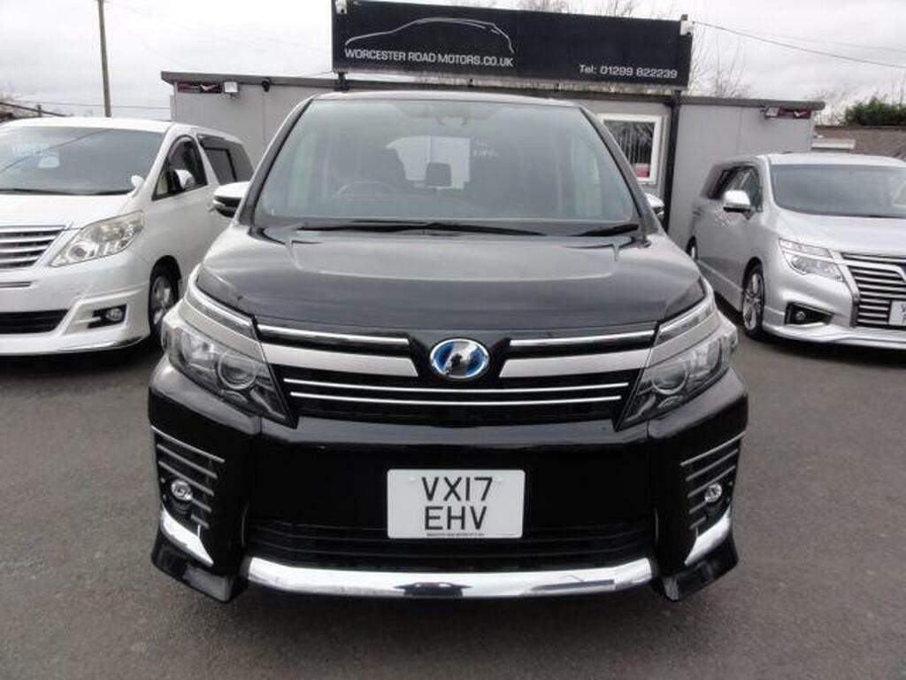 Toyota Voxy 1.8 Black #2