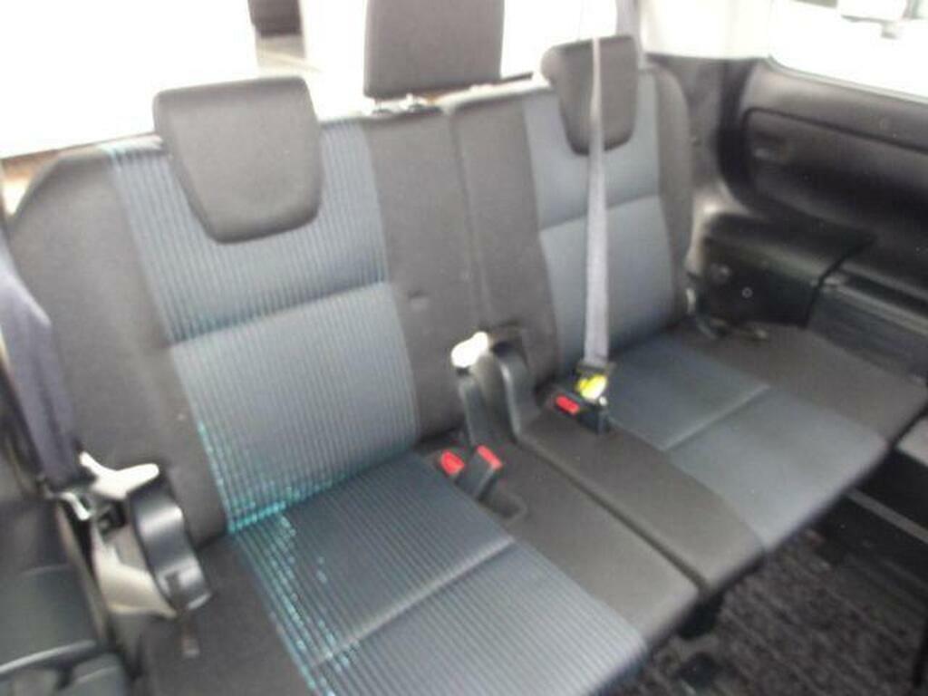 Toyota Voxy 1.8 Black #17