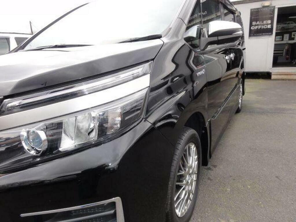 Toyota Voxy 1.8 Black #29