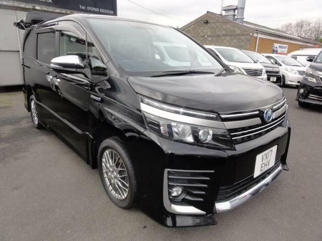 Toyota Voxy 1.8 Black #3