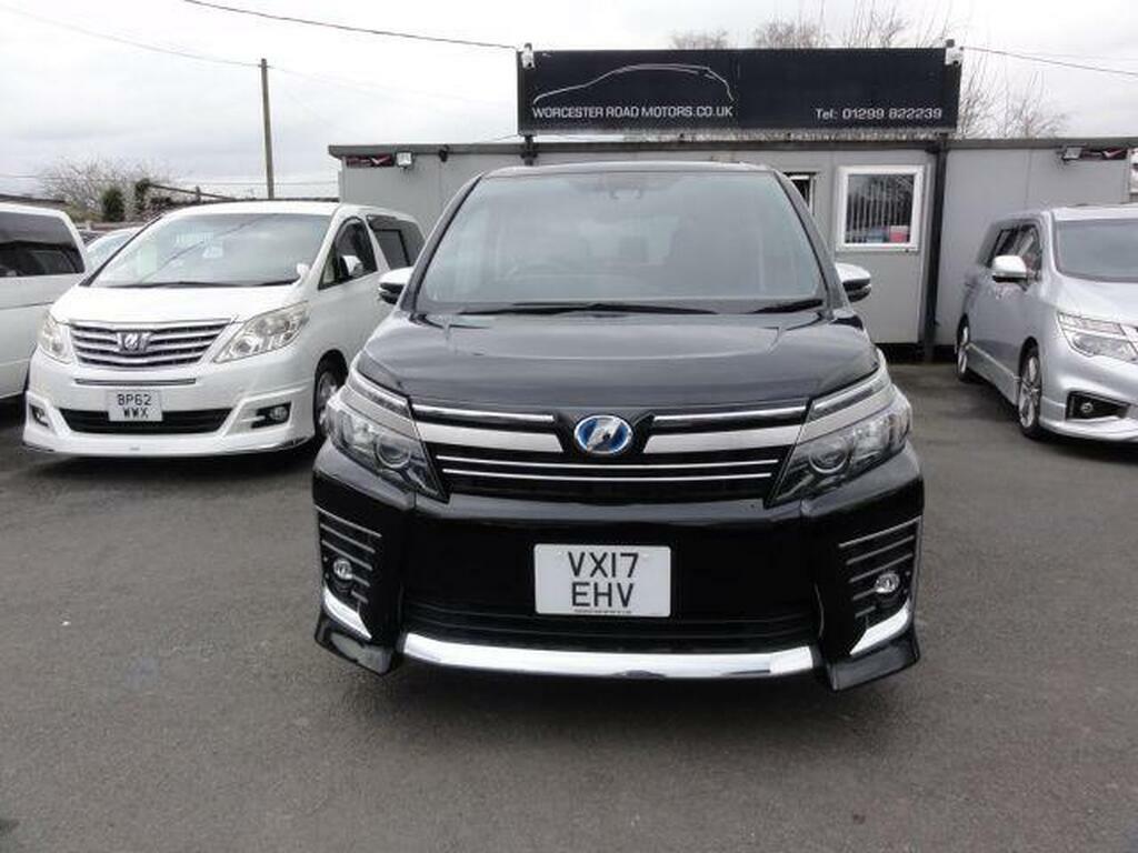 Toyota Voxy 1.8 Black #6