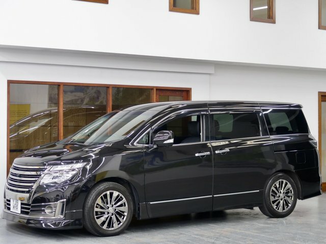 Nissan Elgrand V6 Rider Autec Edition Black #3