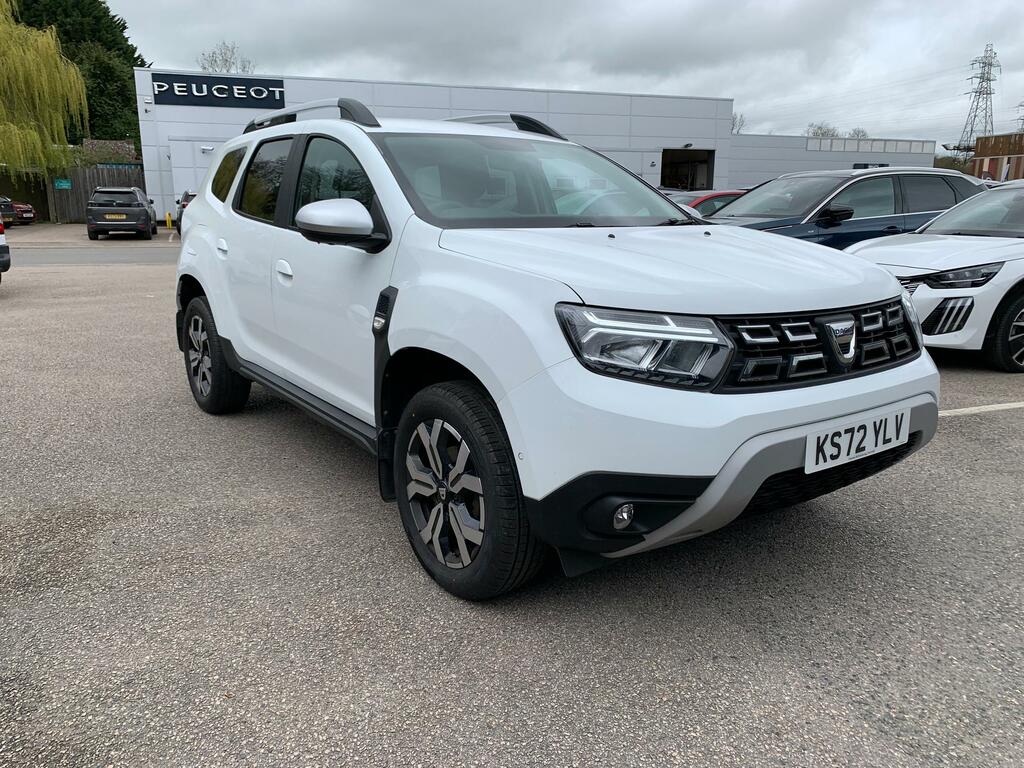 Dacia Duster Hybrid White