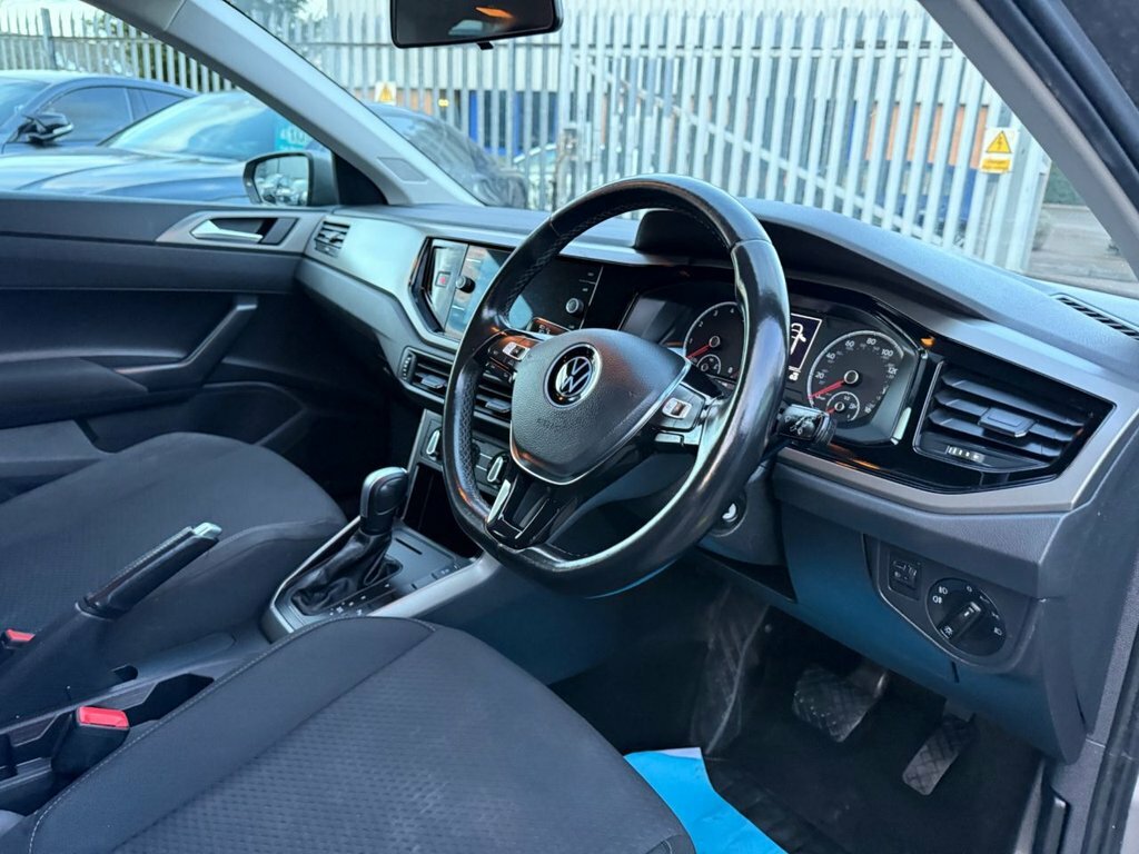 Volkswagen Polo 1L Match GJ71UUO Grey #4