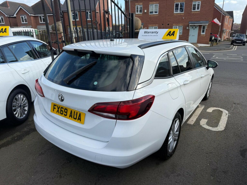 Vauxhall Astra 1.6 Cdti Blueinjection Design Sports Tourer Euro 6 FX69AUA White #3
