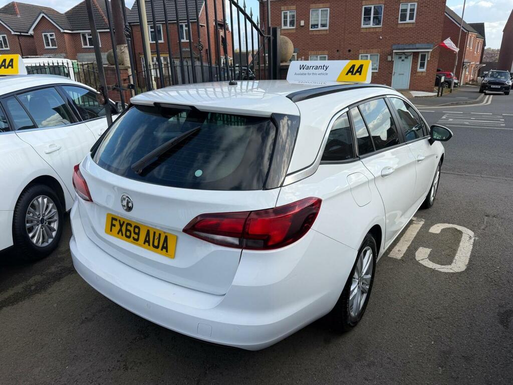 Vauxhall Astra 1.6 Cdti Blueinjection Design Sports Tourer Euro 6 FX69AUA White #2