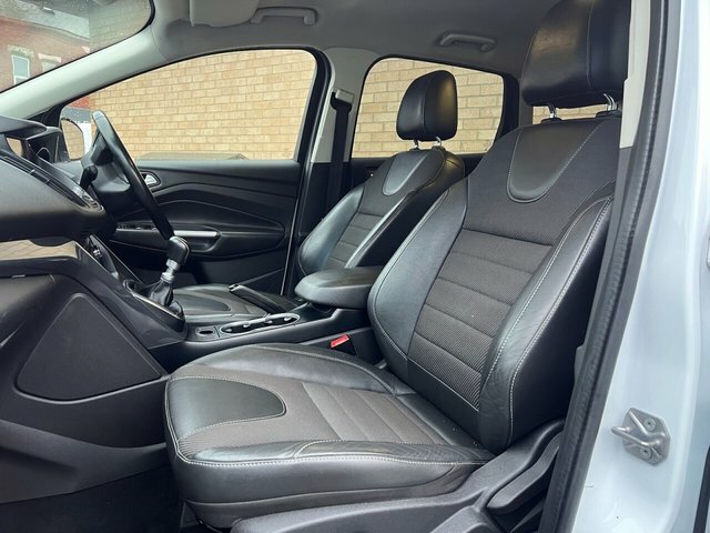 Ford Kuga 2015 2.0 Tdci Titanium Suv 2Wd E EA65UXU White #4