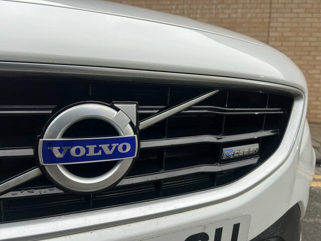Volvo V40 2014 1.6 D2 R-design Hatchback E YY64ACU White #4