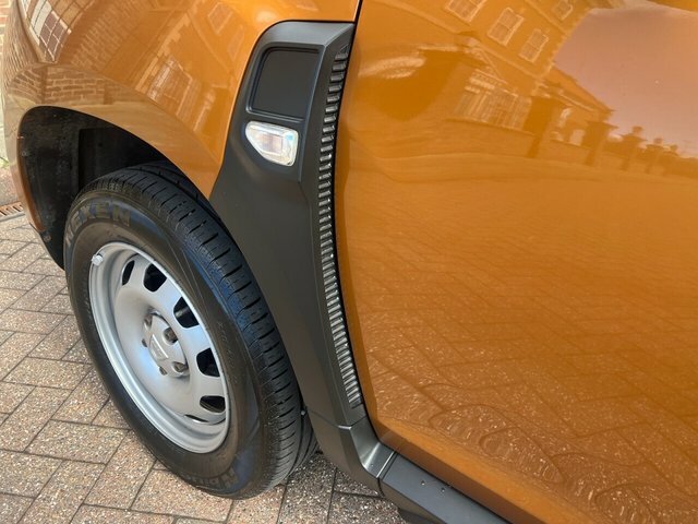 Dacia Duster 2021 1.0 Tce Essential Suv Bi Fuel Euro PY70HJE Orange #5