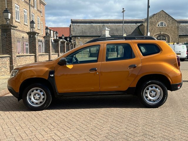 Dacia Duster 2021 1.0 Tce Essential Suv Bi Fuel Euro PY70HJE Orange #3