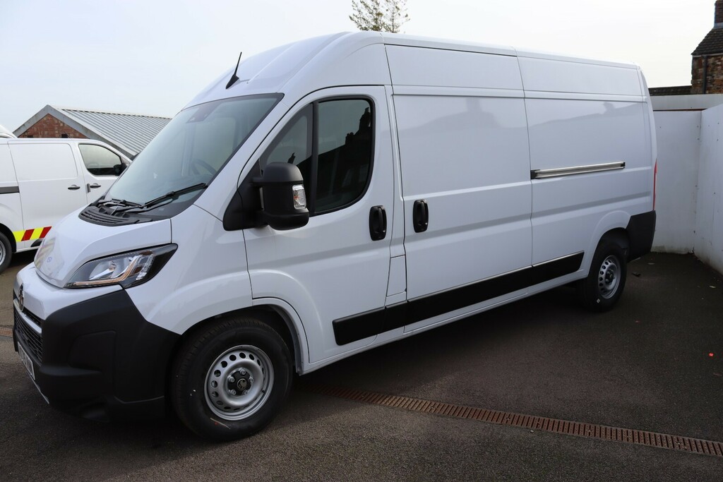Vauxhall Movano 2.2 Turbo D 140 H2 Van Prime White #6
