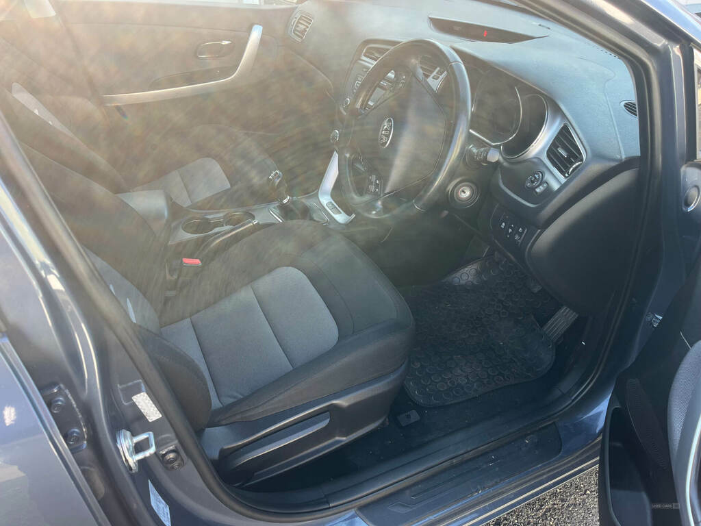 Kia Ceed 1.6 Crdi 2 Ecodynamics WV14YWF Blue #6