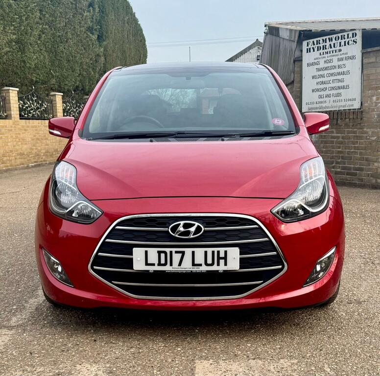 Hyundai Ix20 1.4 Blue Drive Premium Nav Hatchback LD17LUH Red #3