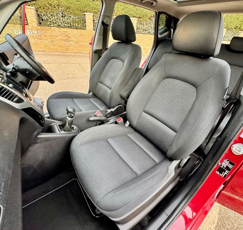 Hyundai Ix20 1.4 Blue Drive Premium Nav Hatchback LD17LUH Red #5