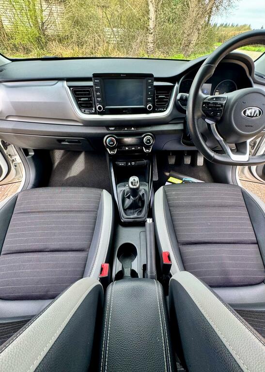 Kia Stonic 1.0 T-gdi 3 Suv GV19RAU White #3
