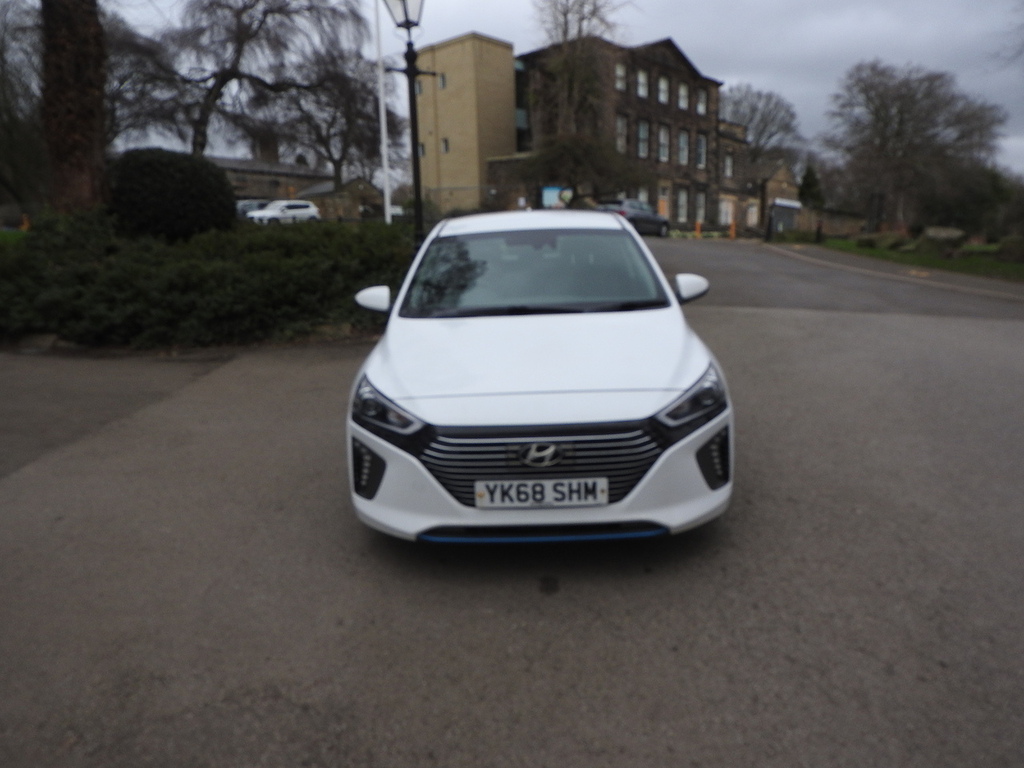 Hyundai Ioniq H-gdi Premium YK68SHM White #2
