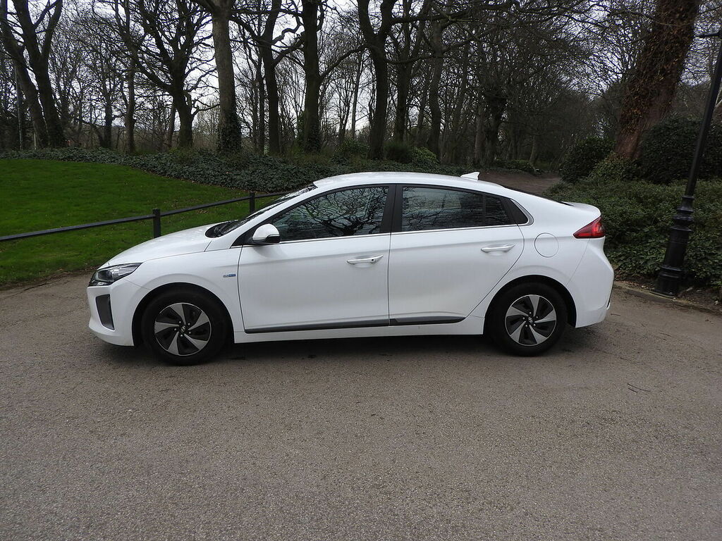 Hyundai Ioniq H-gdi Premium YK68SHM White #4