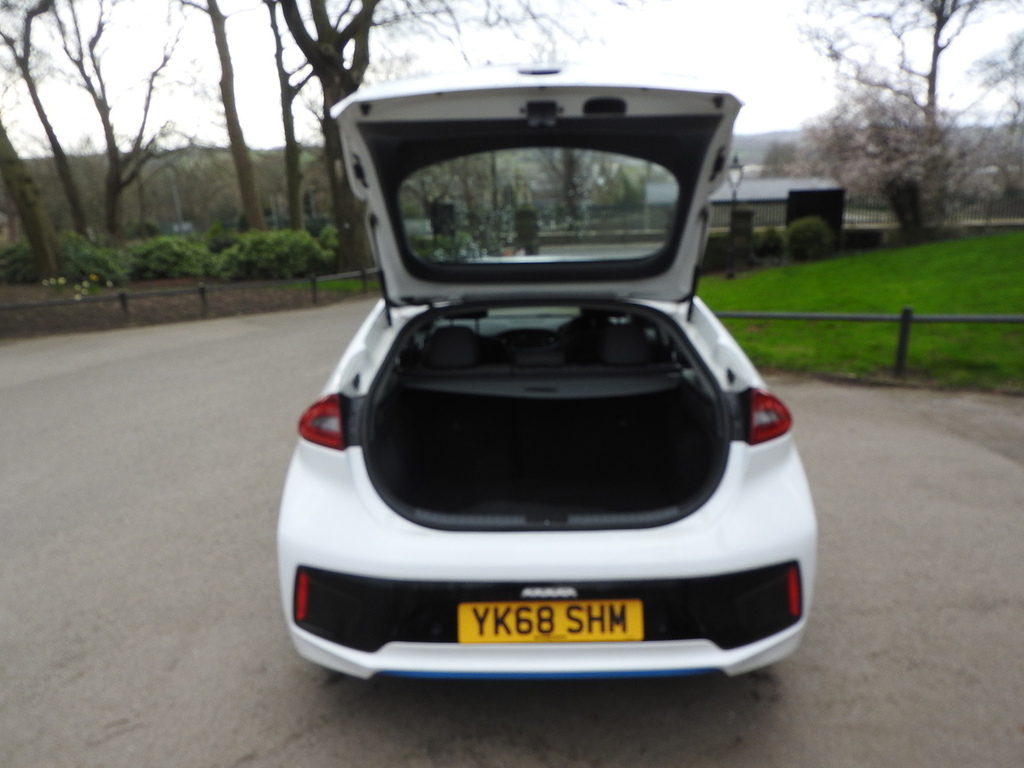 Hyundai Ioniq H-gdi Premium YK68SHM White #6