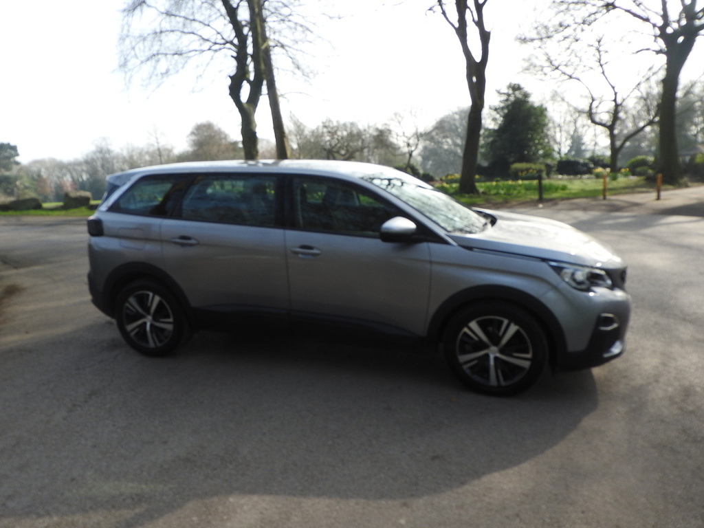 Peugeot 5008 Bluehdi Active Grey