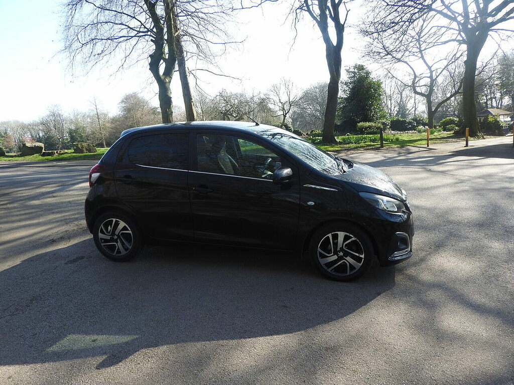 Peugeot 108 Puretech Allure Black