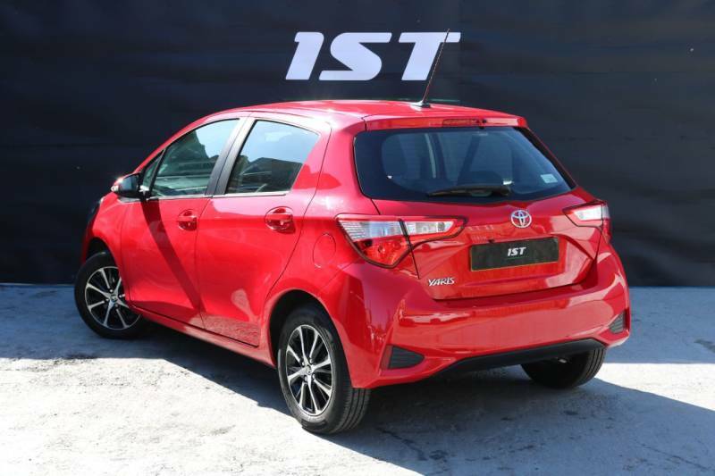 Toyota Yaris 1.5 Vvt-i Icon Tech - 2018 18 GX18JXU Red #5