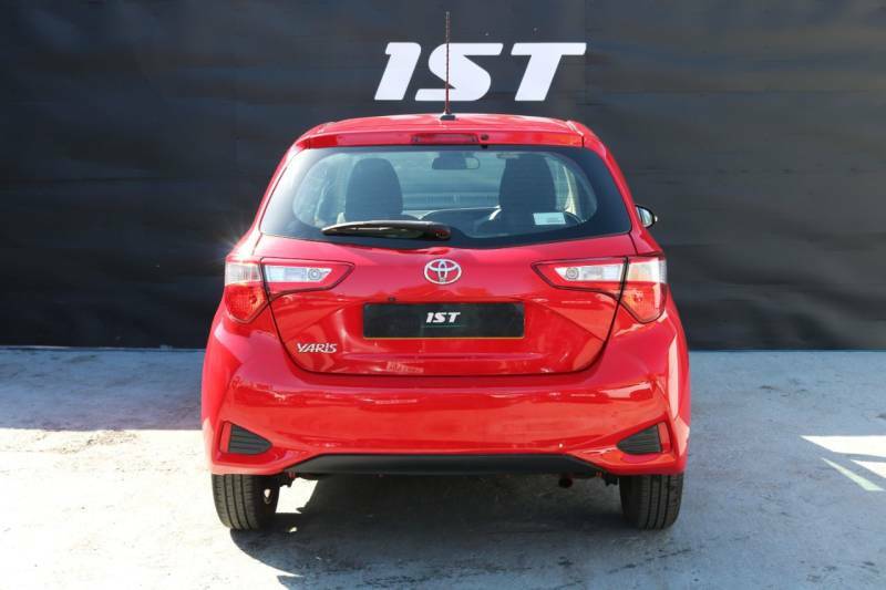 Toyota Yaris 1.5 Vvt-i Icon Tech - 2018 18 GX18JXU Red #6